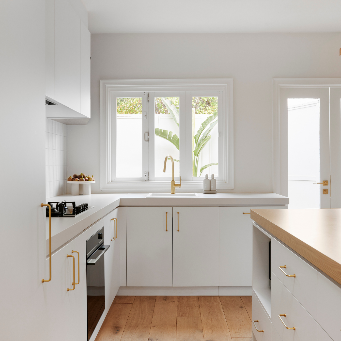 Smarter Bathroom and Kitchen Renovations - modern kitchen designed by specialised kitchen renovations Melbourne